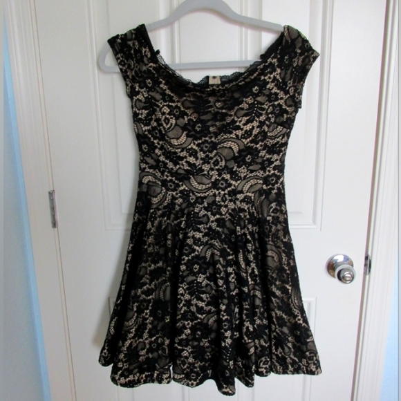 Homecoming dress - Picture 2 of 7